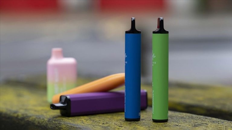 Franca ndalon zyrtarisht cigaret elektronike njëpërdorimëshe