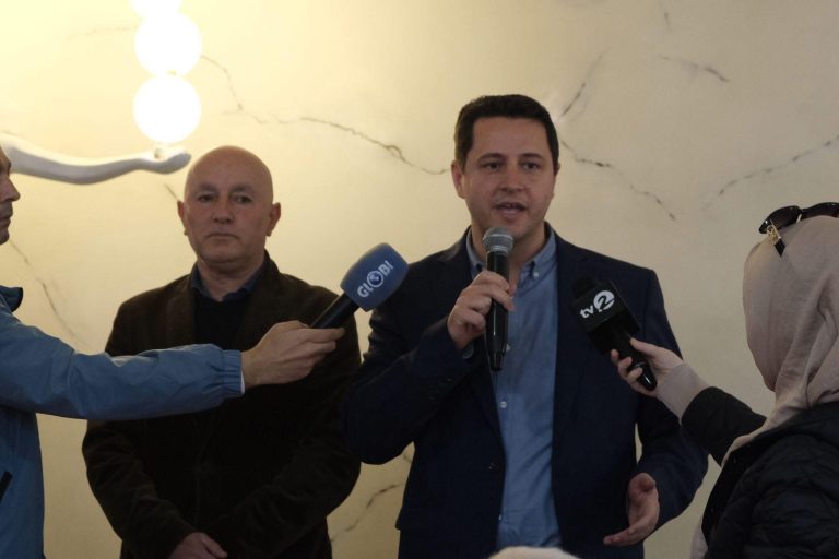 Limani shtroi iftarë për mësimdhënësit e pensionuar shqiptarë