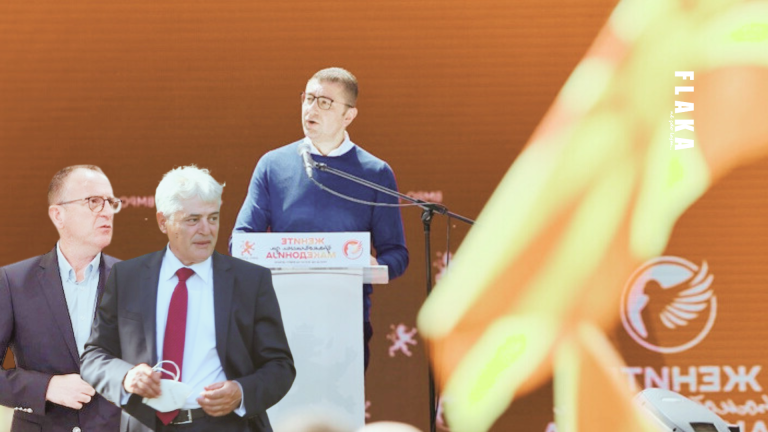 Ahmeti e Taravari – dyshja që s’e lë të qetë Mickoskin: Tubimi kthehet në fjalim kundër tyre | VIDEO