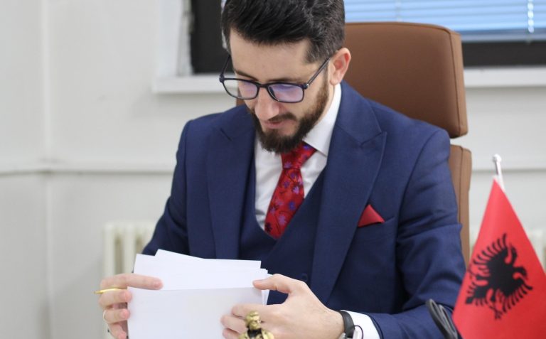 Çka po ndodh në Alternativën e Çairit? – Shkaktohen reagime pas shkarkimit të Hamza Ametit!