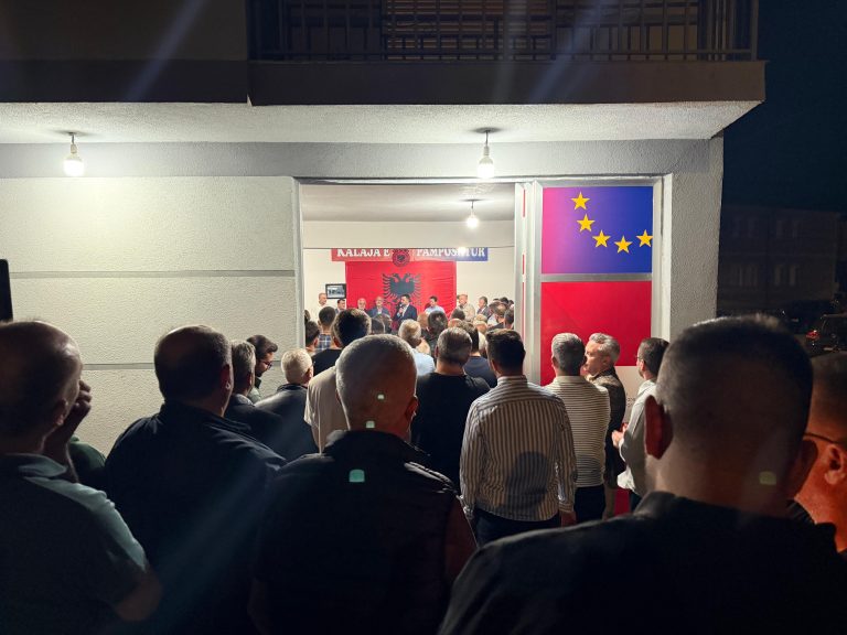 Besëlidhja në Gostivar: Tubim masiv në hapjen e shtabit në Banjicë të Poshtme