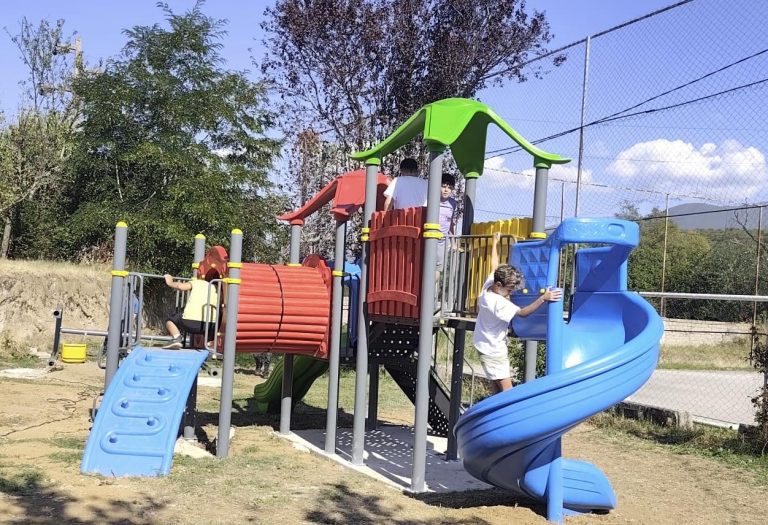 Gostivar investon te fëmijët: Nis ndërtimi i 16 këndeve të reja lojërash