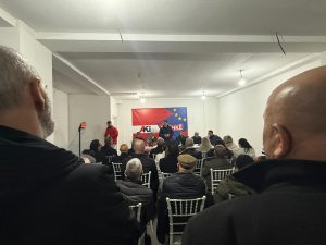 Afrohen zgjedhjet në Gostivar,  Limani në bashkëbisedim me banorët e Lagjes së Sahatit