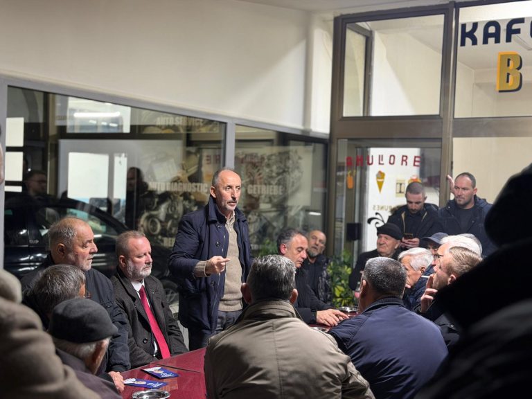 Nevzat Bejta takon banorët e lagjes Mllaki, diskutohet për investime lokale