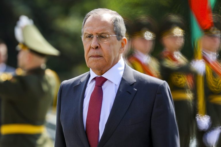 Lavrov: Rusia nuk ka afate për përfundimin e luftës në Ukrainë
