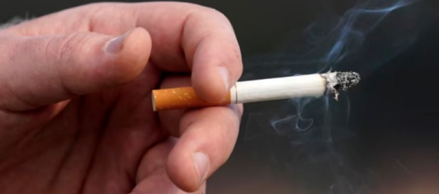 Ligji i ri: Pirja e duhanit lejohet vetëm në tarraca të hapura minimalisht nga dy anë