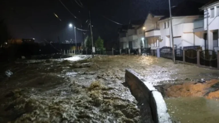 Vërshime në Kosovë: AME raporton situatën, disa komuna shtyjnë nisjen e mësimit