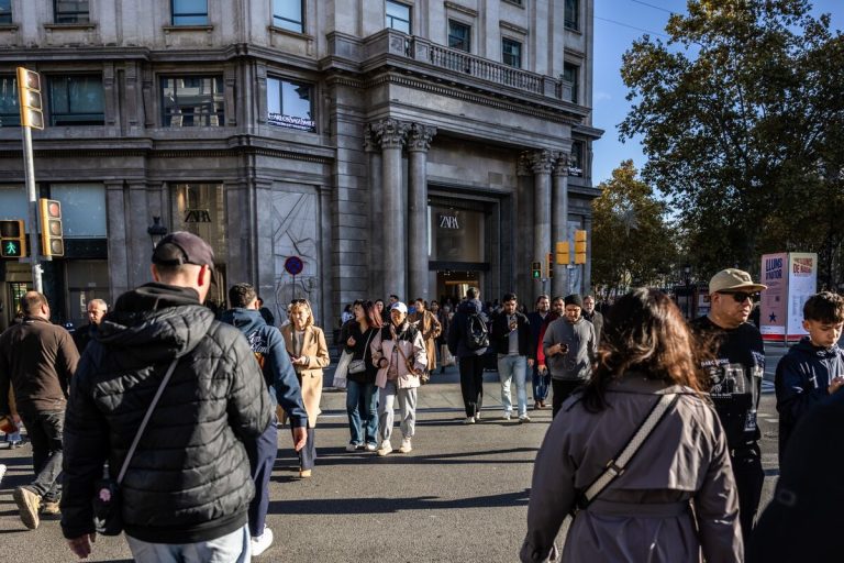 Spanja legalizon qëndrimin dhe punën për 500,000 emigrantë pa dokumente