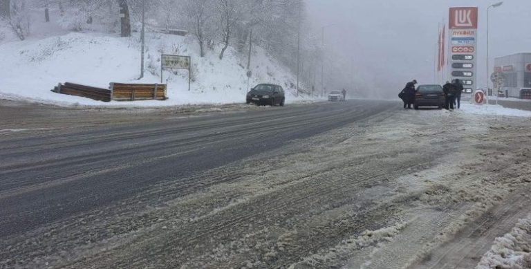 Hiqet ndalimi për kamionë në rrugën Gostivar – Kërçovë nëpërmjet Strazhës