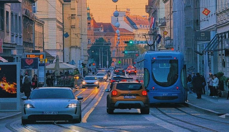BE vendos dritat e reja të frenave për të gjitha makinat e reja nga korriku