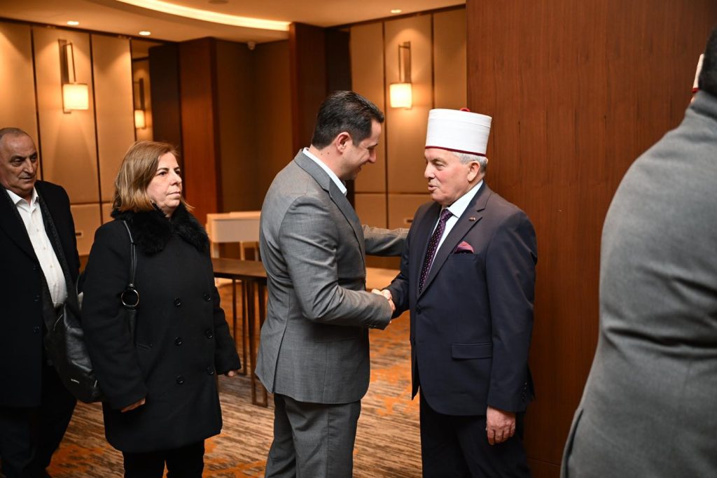 Valbon Limani pjesë e iftarit tradicional të BFI-së në Shkup