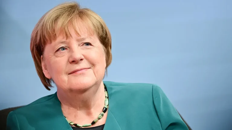 Angela Merkel rikthehet në kongresin e CDU-së pas viteve mungesë