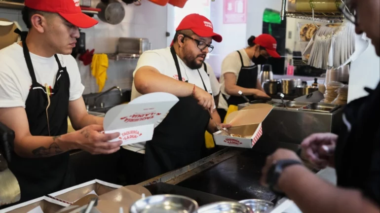 Senati i Meksikës miraton reduktimin e javës së punës në 40 orë