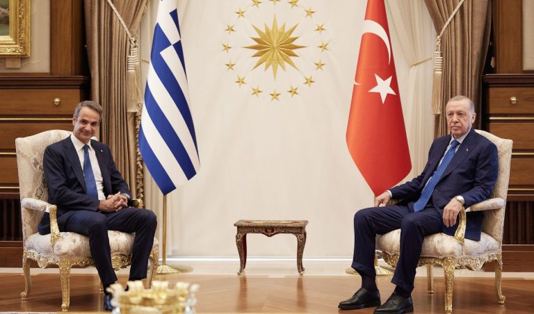 Greqi-Turqi: Erdogan dhe Mitsotakis mund të takohen për tensionet në Egje